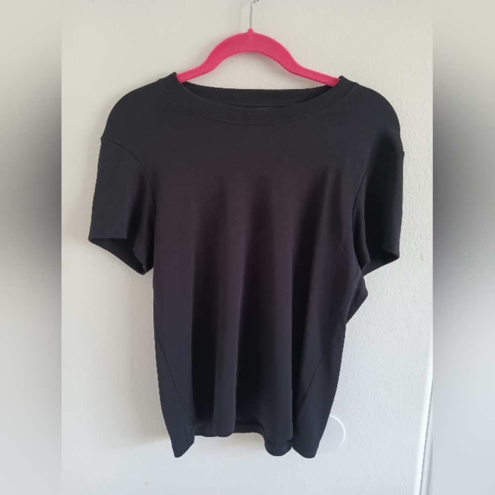 Cuts Clothing Women's Black Short Sleeve Tee